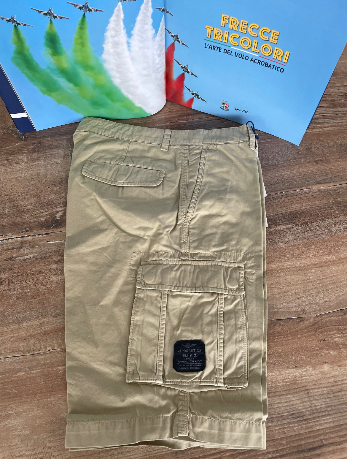 Pantaloncino Beige Uomo Aeronautica Militare Frecce Tricolori | Stile e Comfort