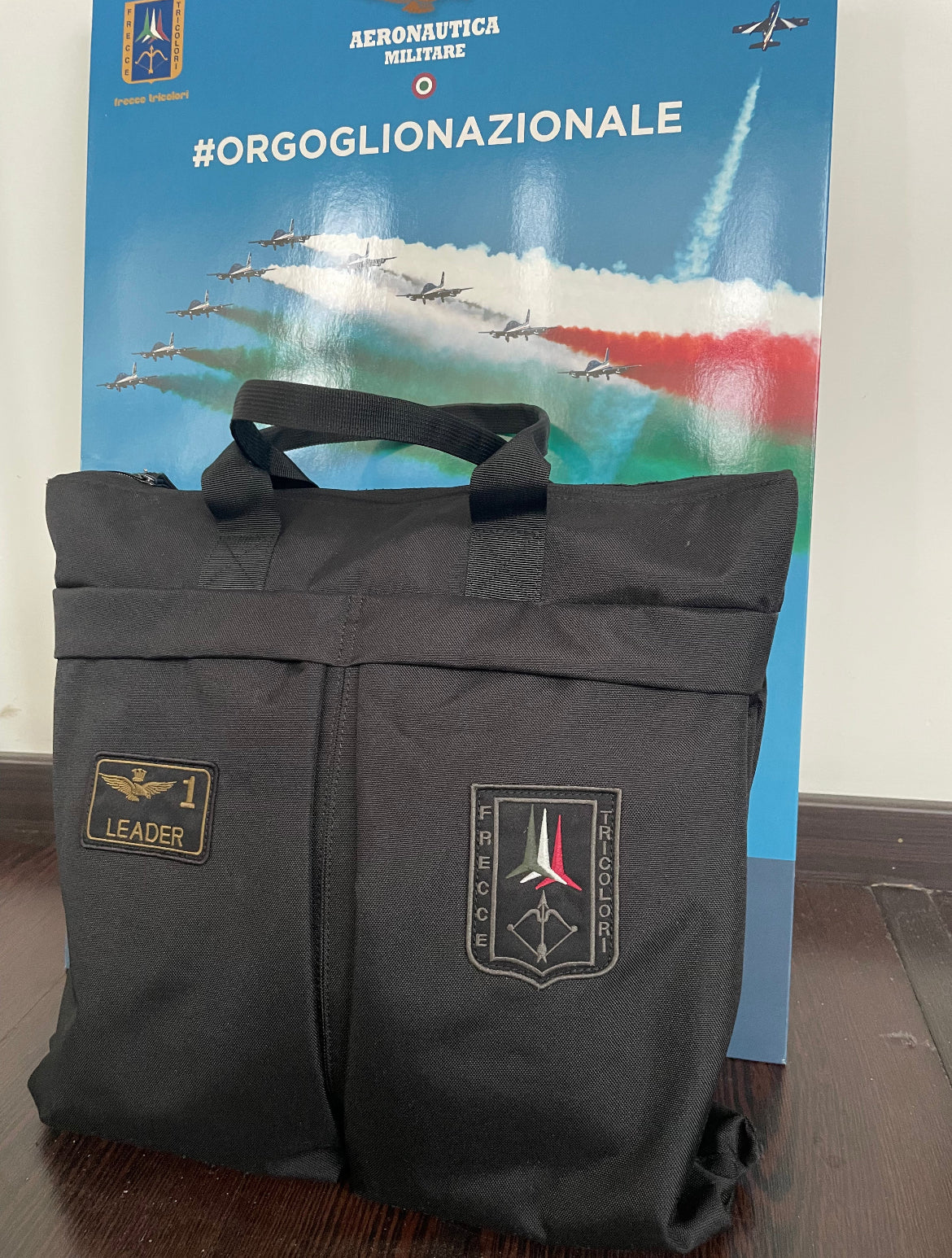 Aeronautica Militare: Borsa Portacasco Nero Frecce Tricolori | Per Appassionati di Volo