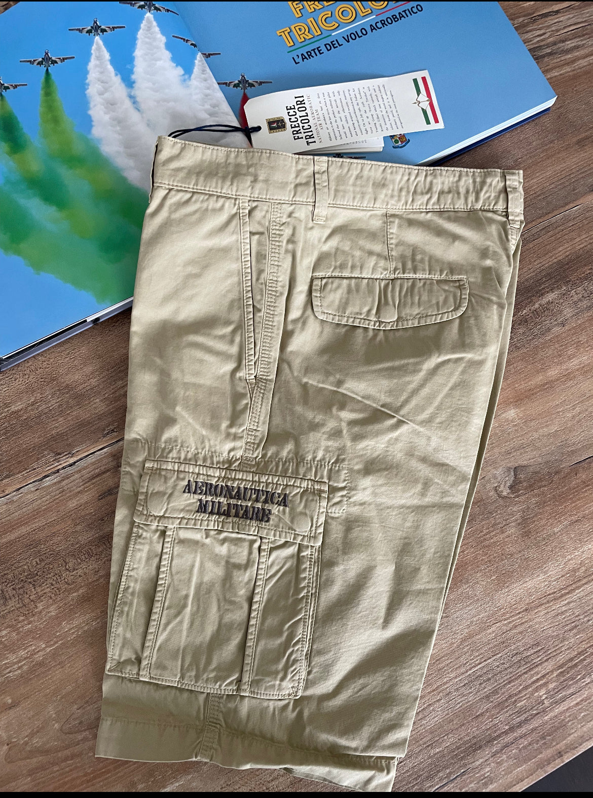 Pantaloncino Beige Uomo Aeronautica Militare Frecce Tricolori | Stile e Comfort