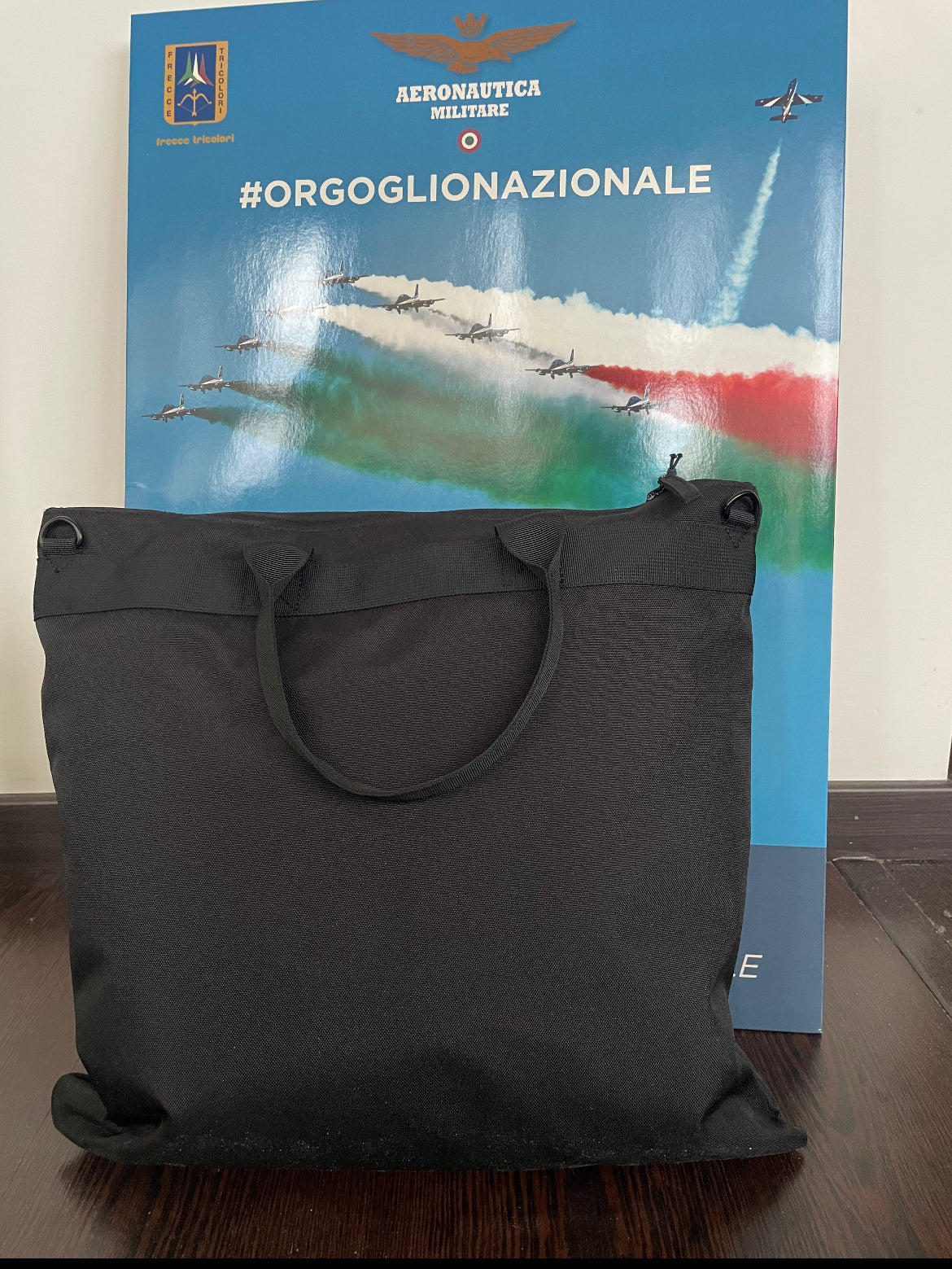 Aeronautica Militare: Borsa Portacasco Nero Frecce Tricolori | Per Appassionati di Volo