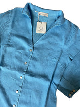 Carica l&#39;immagine nel visualizzatore di Gallery, Camicia donna in Lino sc-50% avvitata Colore Azzurro o Fuxia Cashmere Company  Made in Italy

