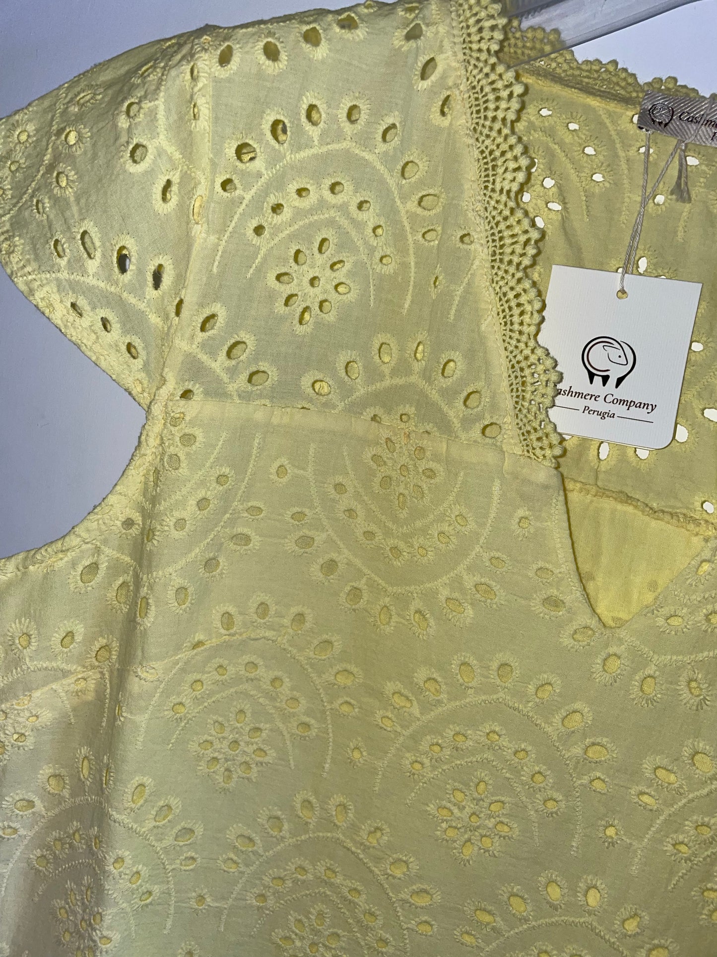 Vestito Donna pizzo San Gallo colore giallo Cashmere Company Stile Positano