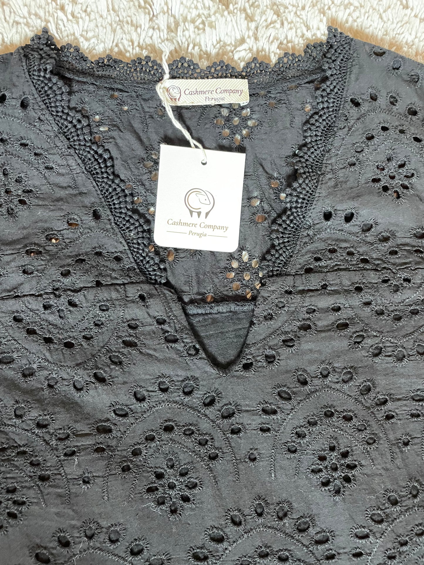 Vestito donna corto nero stile Positano in Pizzo San Gallo Cashmere Company