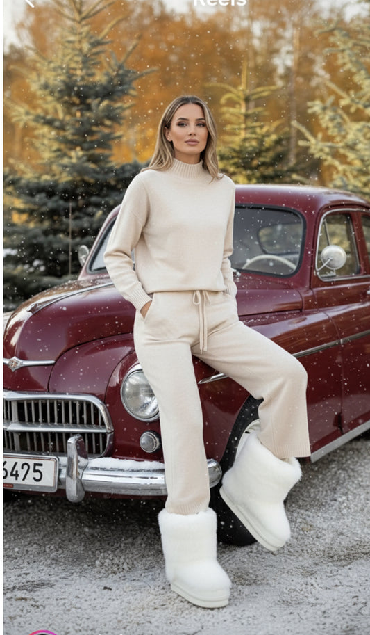 Tuta donna completo in lana rasata maglia mezzo collo e pantalone a palazzo