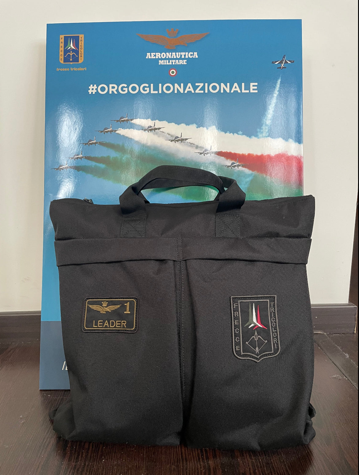 Aeronautica Militare: Borsa Portacasco Nero Frecce Tricolori | Per Appassionati di Volo