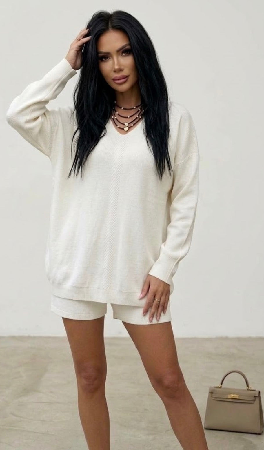 Maglia donna Oversize in lana Rasata con Scollo a V  bianco panna  After