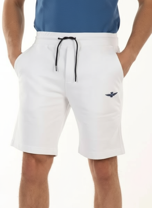 Bermuda bianchi Aeronautica Militare - primo piano