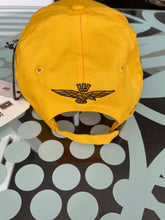 Carica l&#39;immagine nel visualizzatore di Gallery, Aeronautica Militare cappello Uomo giallo Frecce Tricolori berretto con visiera
