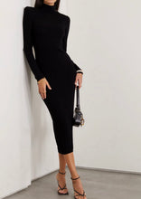 Carica l&#39;immagine nel visualizzatore di Gallery, Vestito Donna in lana rasata colore Nero collo alto
