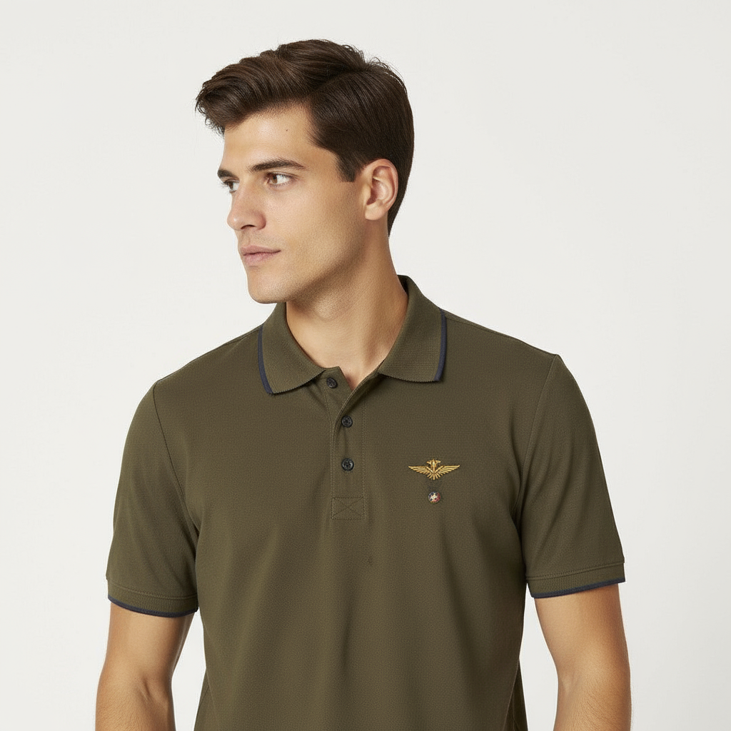 Polo verde militare primo piano