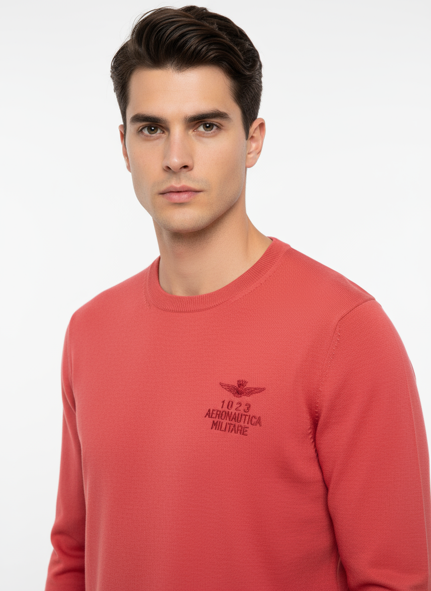 Primo piano maglia liscia rosso corallo