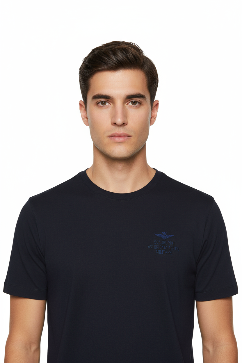 T-shirt Aeronautica Militare - Primo piano indossata