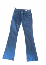 Carica l&#39;immagine nel visualizzatore di Gallery, Pantalone donna blu denim gamba zampa push up
