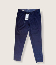 Carica l&#39;immagine nel visualizzatore di Gallery, Uniform Pantalone Uomo blu sc-50% in cotone con tasca a filetto
