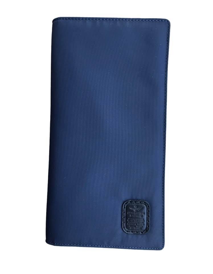"Portacarte uomo blu Aeronautica Militare in nylon con logo aquila stampato, design elegante e funzionale"