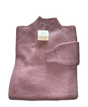 Carica l&#39;immagine nel visualizzatore di Gallery, Cashmere Company maglia donna lana e alpaca rosa  dolcevita Costa Inglese Made in Italy
