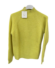 Carica l&#39;immagine nel visualizzatore di Gallery, Cashmere Company maglia lana donna giallo lime dolcevita costa Inglese
