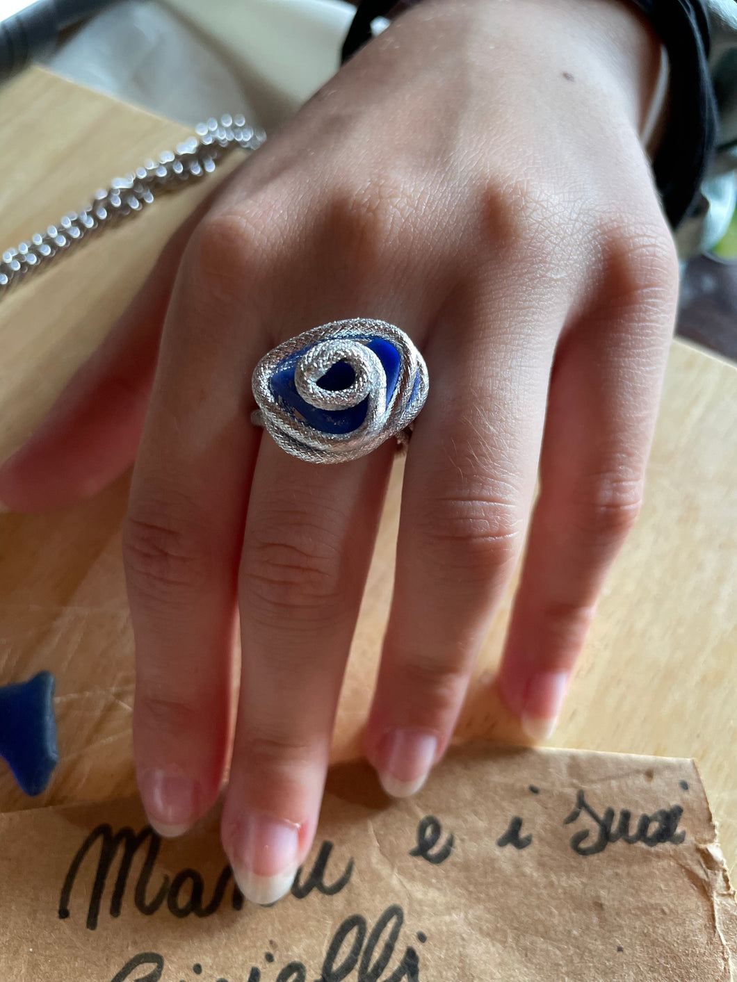 Anello ring con pietra blu marina fatto a mano