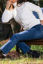 Carica l&#39;immagine nel visualizzatore di Gallery, Cashmere Company Maglia donna dolcevita trecce bianco collo alto
