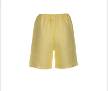 Carica l&#39;immagine nel visualizzatore di Gallery, Pantaloncini donna giallo  Short 100%  Lino Cashmere Company
